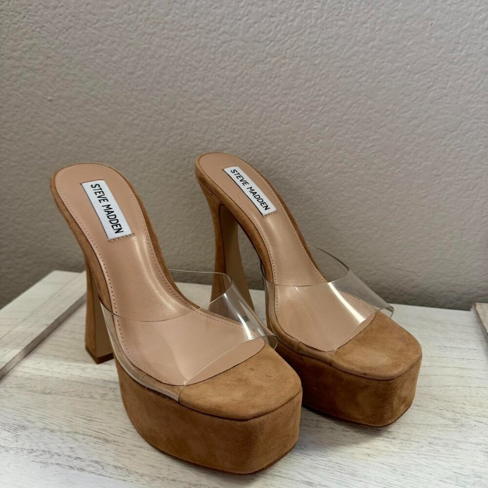 Steve Madden Women's Tan Courts
